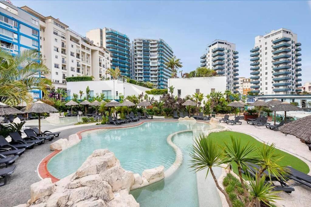 Gibraltar Luxury With Rooftop Pools & Views Dış mekan fotoğraf