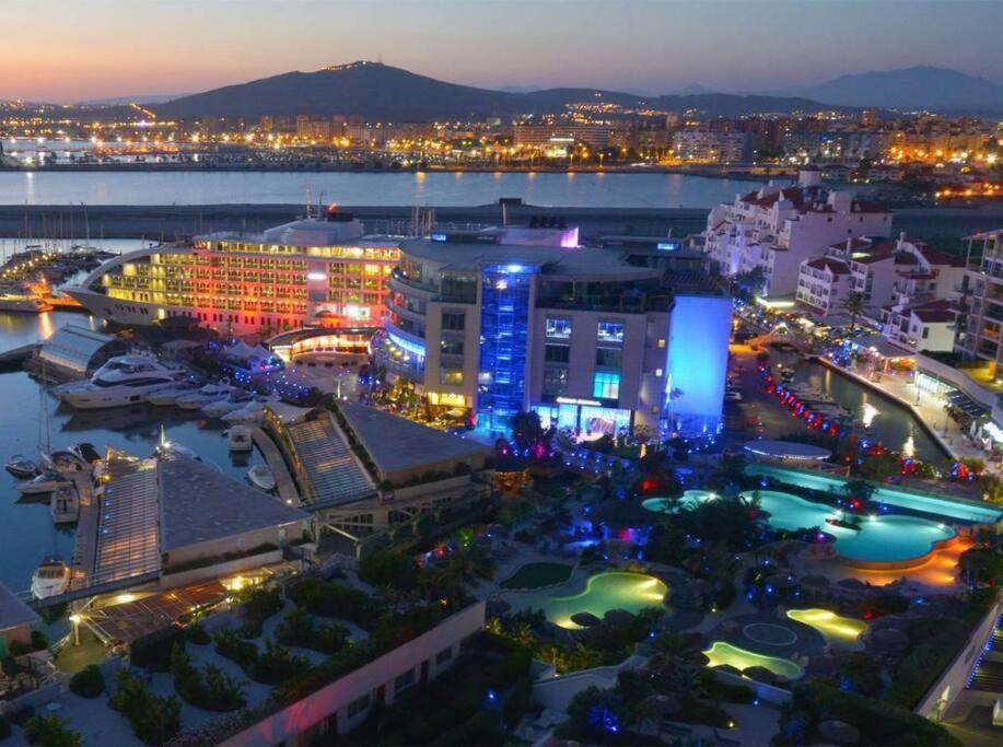 Gibraltar Luxury With Rooftop Pools & Views Dış mekan fotoğraf