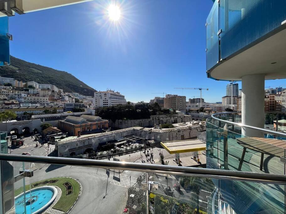Gibraltar Luxury With Rooftop Pools & Views Dış mekan fotoğraf