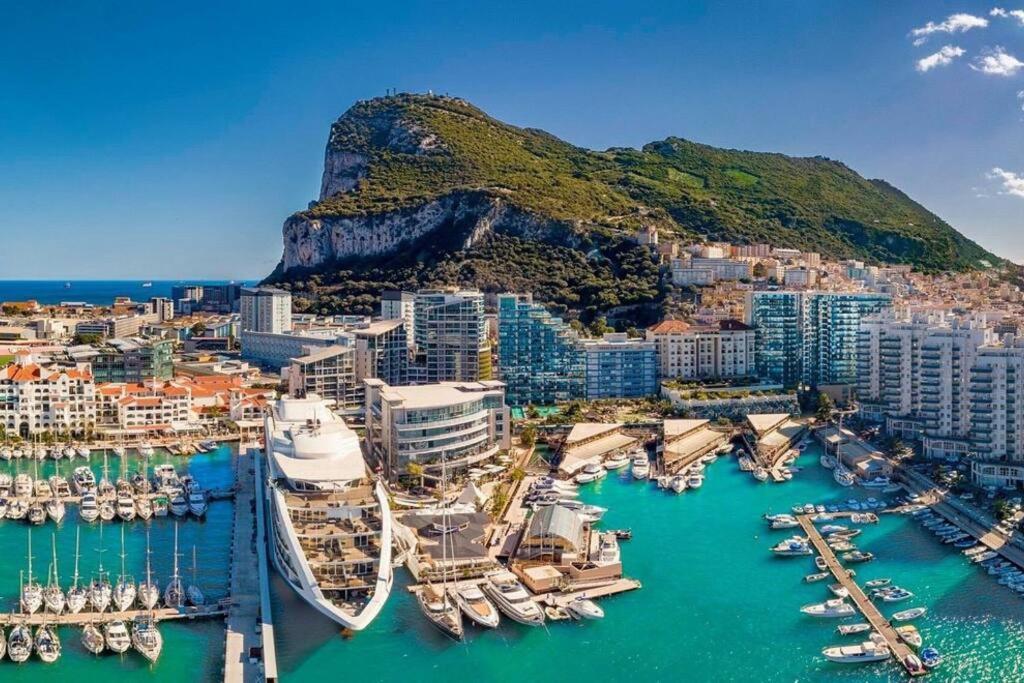 Gibraltar Luxury With Rooftop Pools & Views Dış mekan fotoğraf